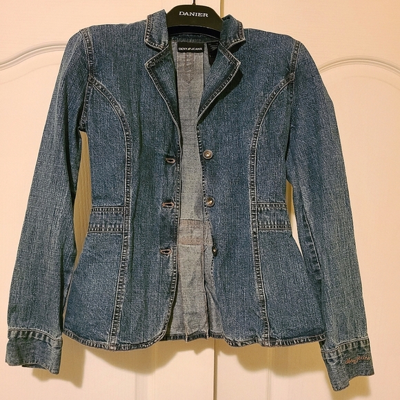 DKNY Jeans Tailored Waist Denim Jacket - Blue Denim, US/CA S - Picture 1 of 3